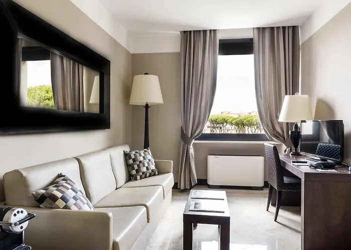 Th - Carpegna Palace Hotel 4*
