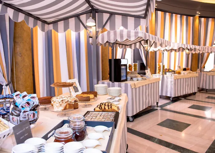 Hotel Th - Carpegna Palace