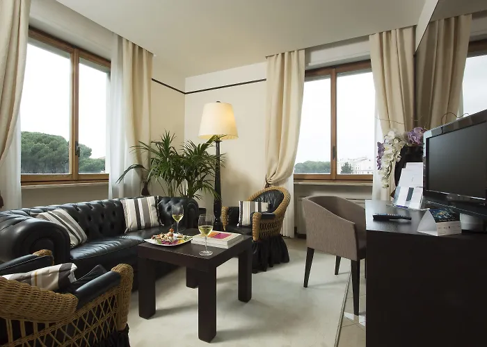Th - Carpegna Palace Hotel 4*