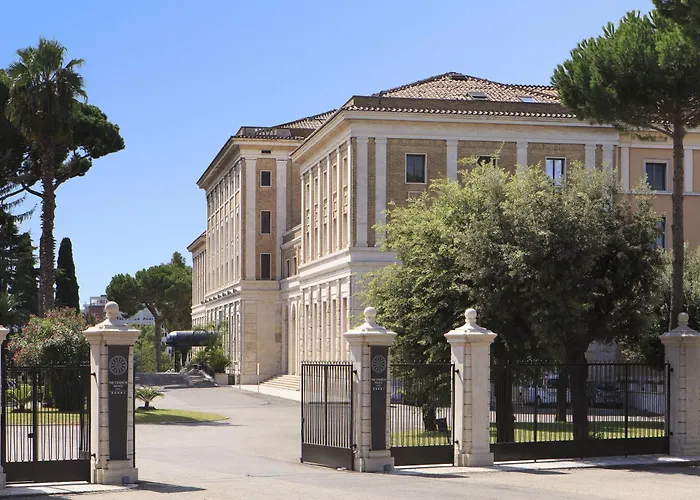 Th - Carpegna Palace 4* Rzym