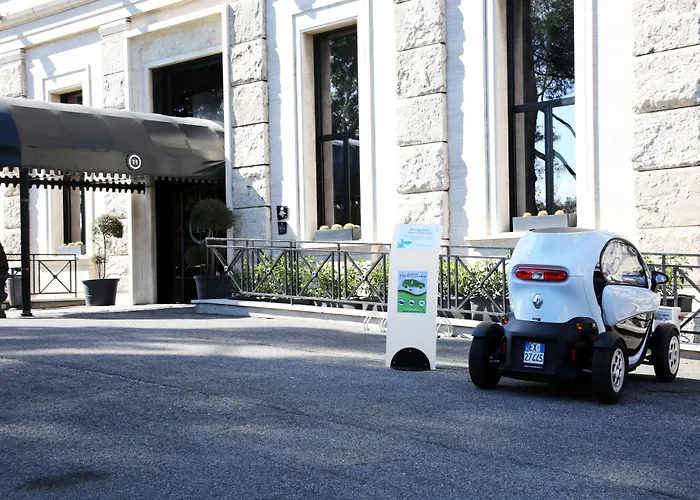 Th - Carpegna Palace Hotel 4*
