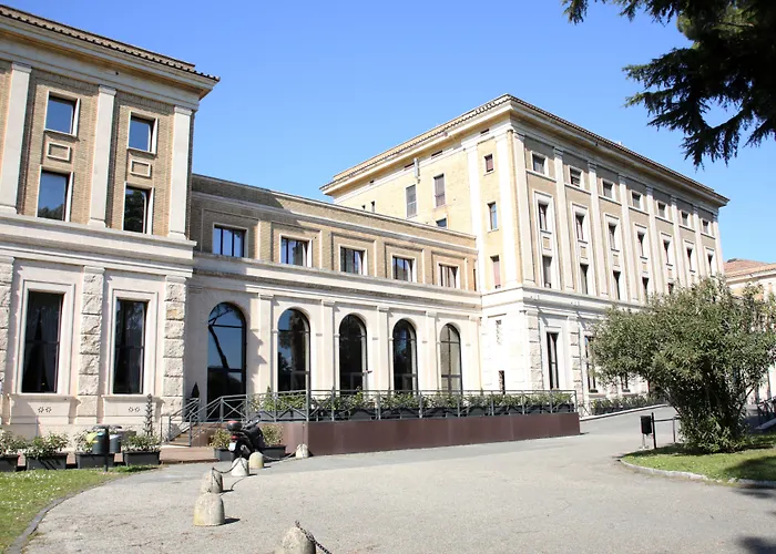 Hotel Th - Carpegna Palace 4*